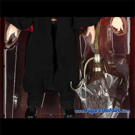 Harry Potter Action Figure with Gryffindor House Robe Review - Medicom Toy RAH 5